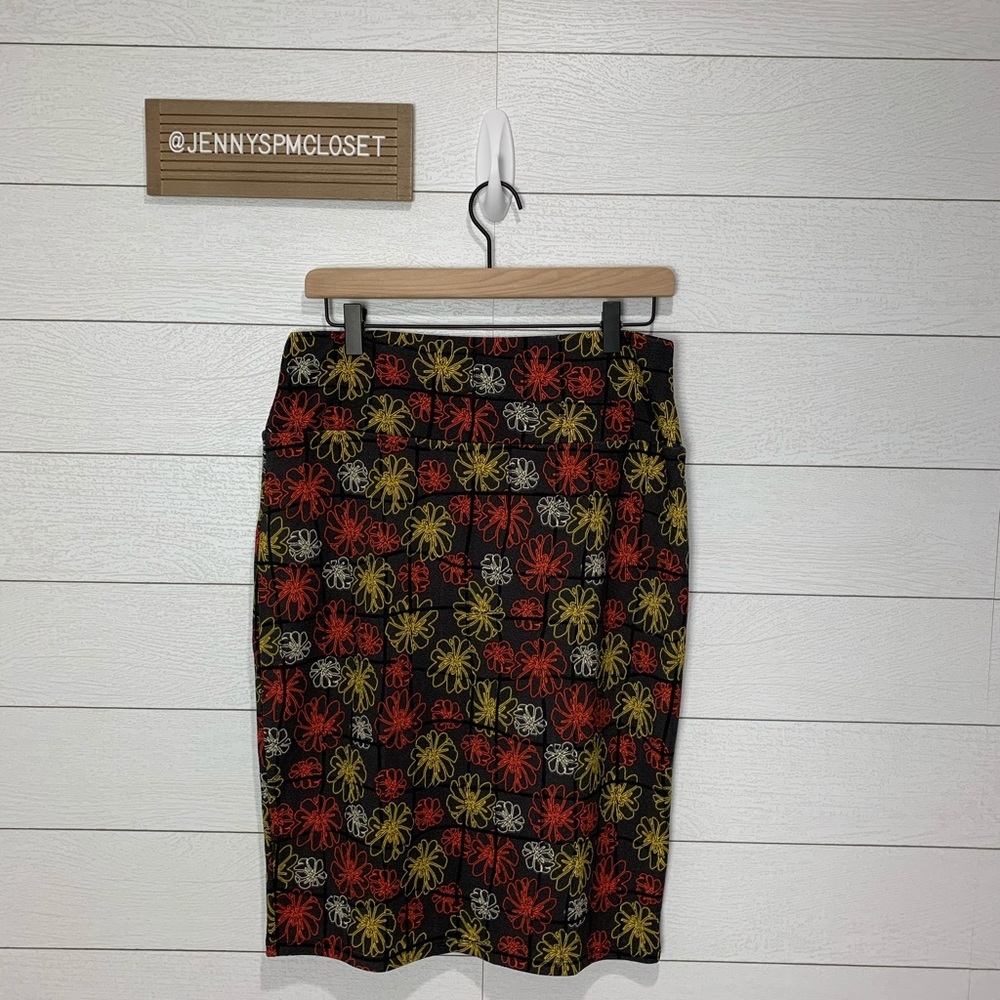 LuLaRoe Cassie Skirt Size Large - Picture 2 of 3
